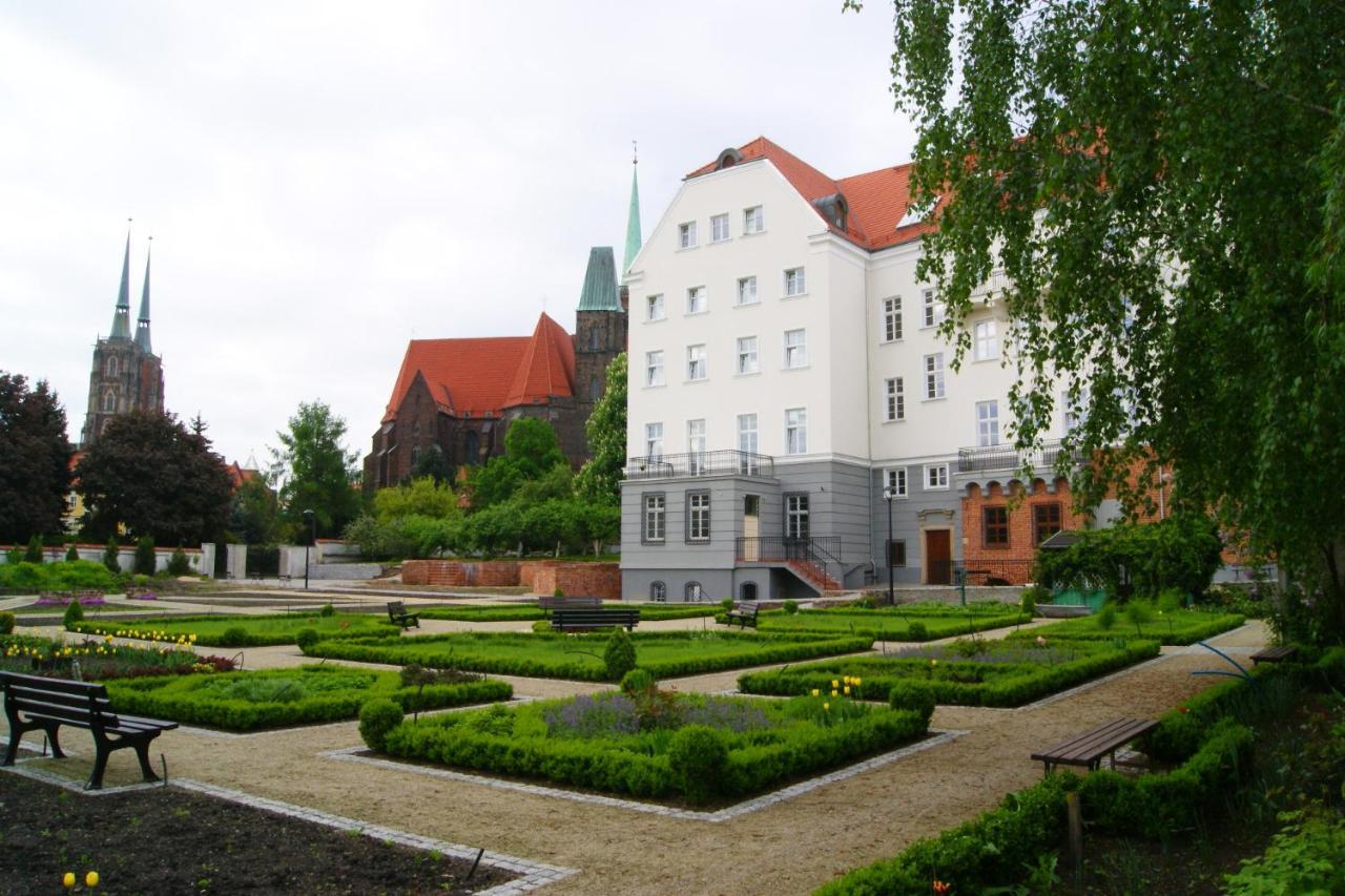 Dom Notre Dame Bed and Breakfast Breslavia Esterno foto