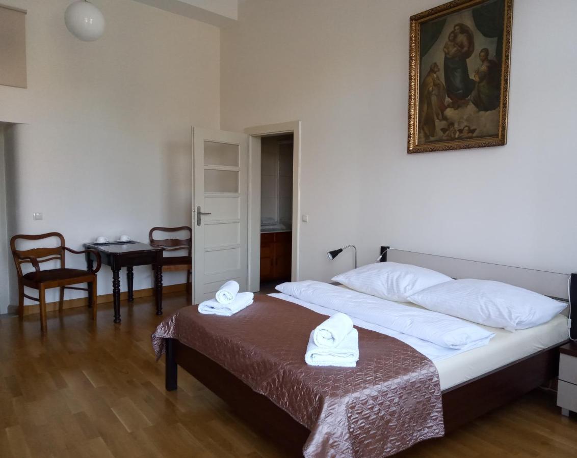 Dom Notre Dame Bed and Breakfast Breslavia Esterno foto